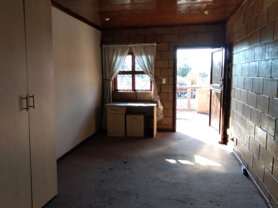 1 Bedroom Property for Sale in Brandwag Free State